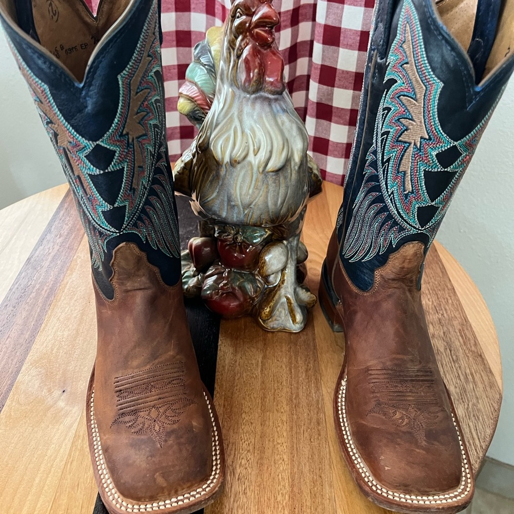 WOMENS TONY LAMA BOOTS SIZE 6